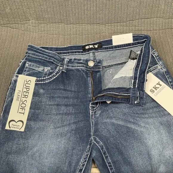 Sky Womens Size 15/16 Blue Super Soft Flare Jeans Denim Embroidered Pockets - Picture 11 of 15